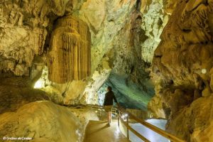 Les Grottes de Cerdon à 28 km du Camping des Granges au Poizat